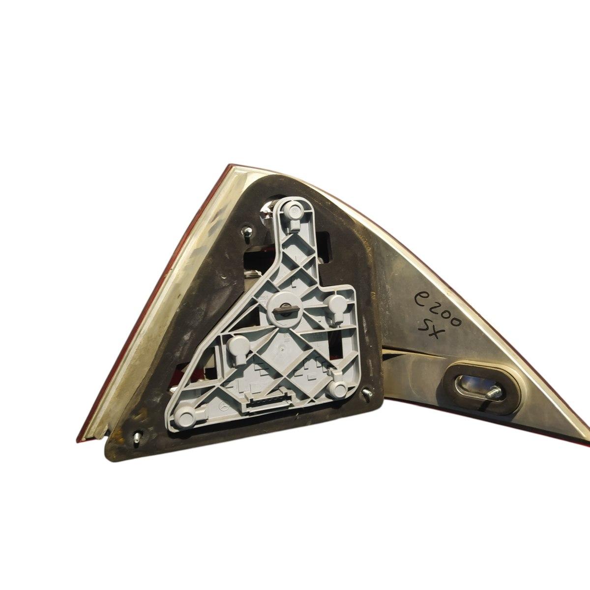 FANALE POSTERIORE DX   MERCEDES BENZ C200  ULO3311R<br /><br /><br />