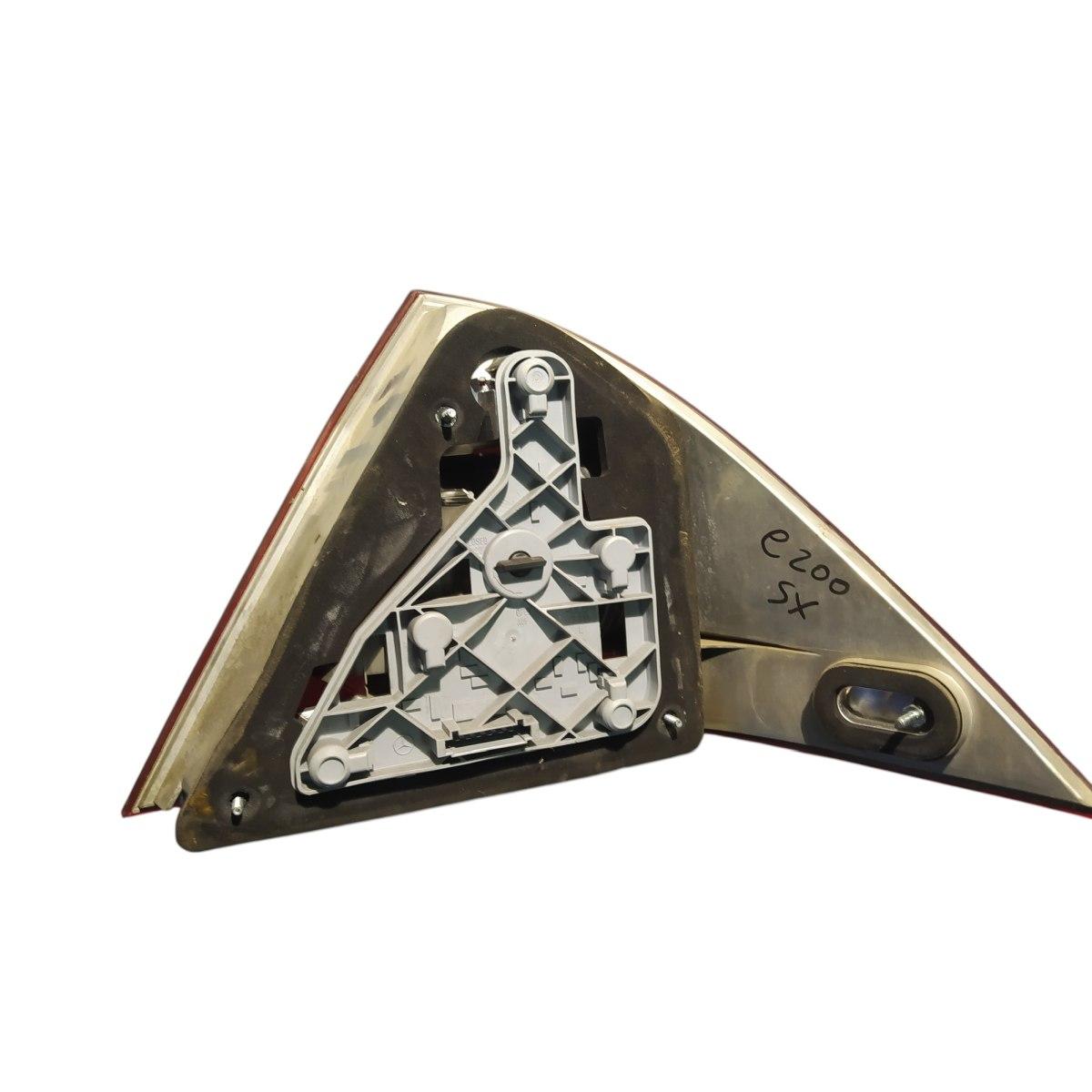 FANALE POSTERIORE DX   MERCEDES BENZ C200  ULO3311R<br /><br /><br />