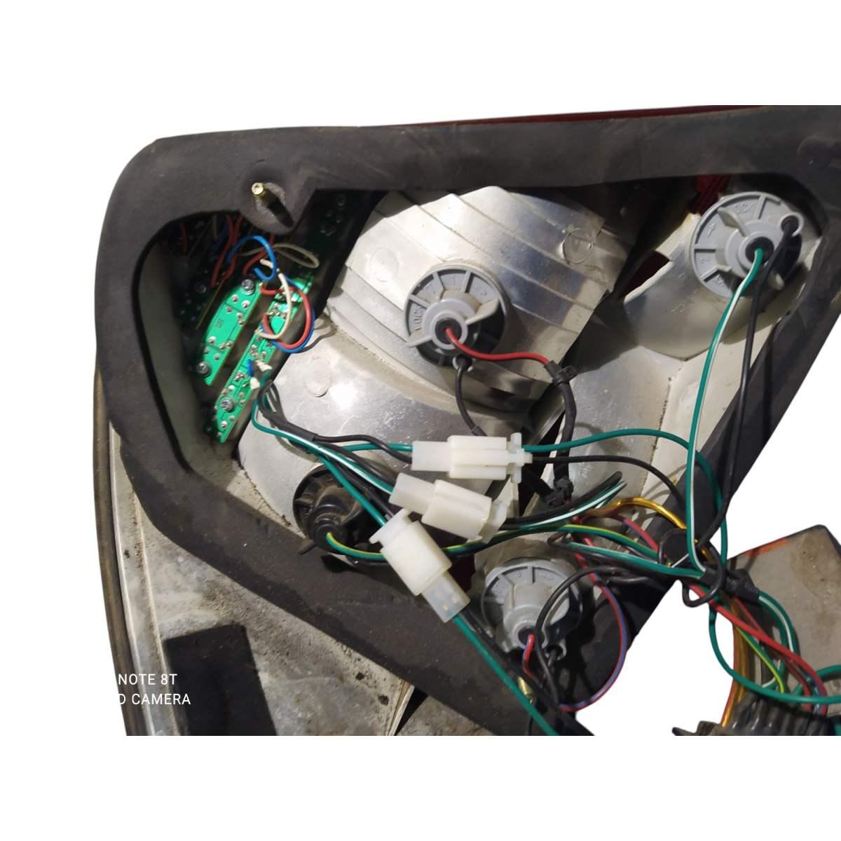 FANALE POSTERIORE DX  MERCEDES BENZ  C200  30029959<br /><br /><br />