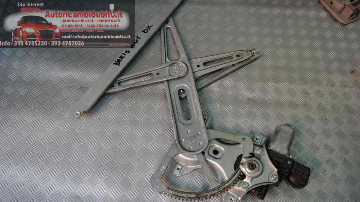 Toyota yaris alzavetro elettrico anteriore dx