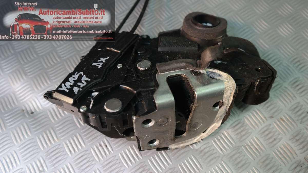 Toyota yaris chiusura porta anteriore dx