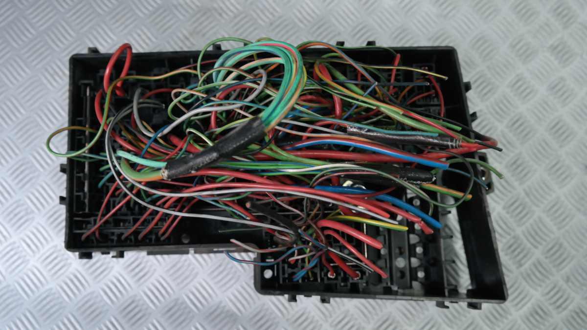 Ford focus 2000 tdci 518804109 portafusibili