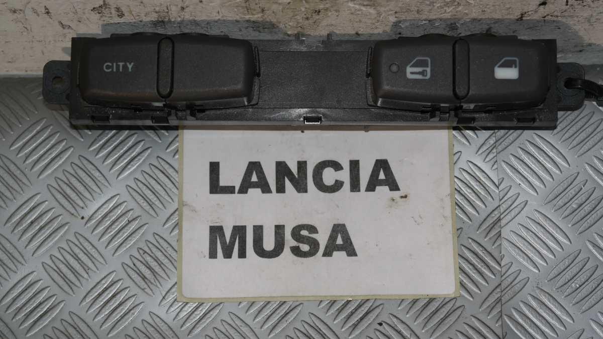 Lancia musa pulsanti