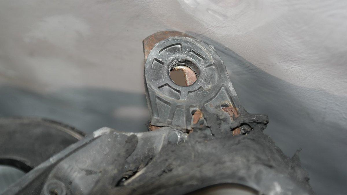 Fiat scudo faro sx (staffa riparata)