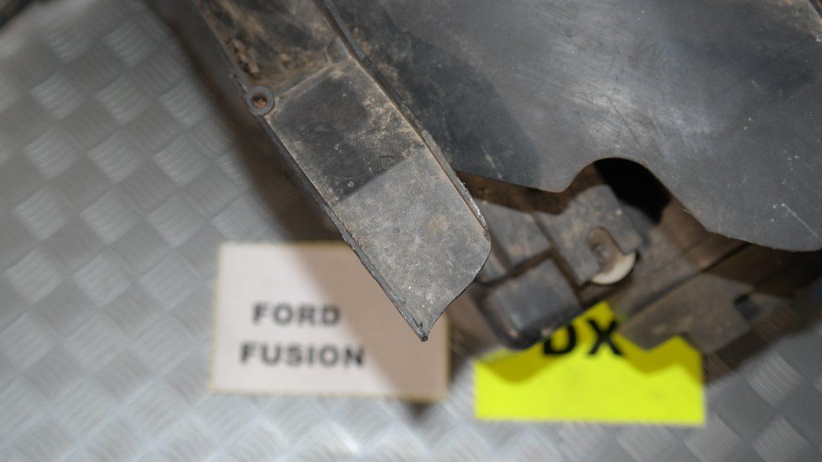 Ford fusion faro dx (staffa rotta)