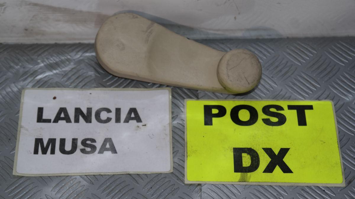 Lancia musa manopola alzavetro posteriore dx