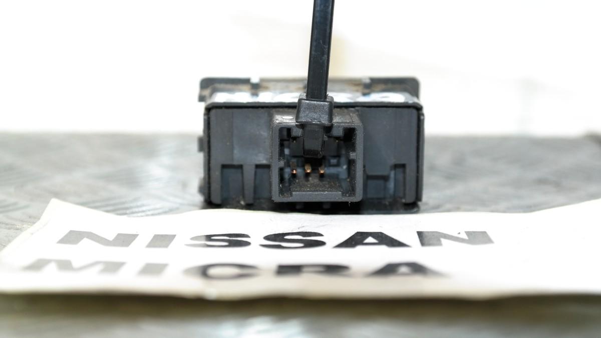 Nissan micra pulsante blocco porte