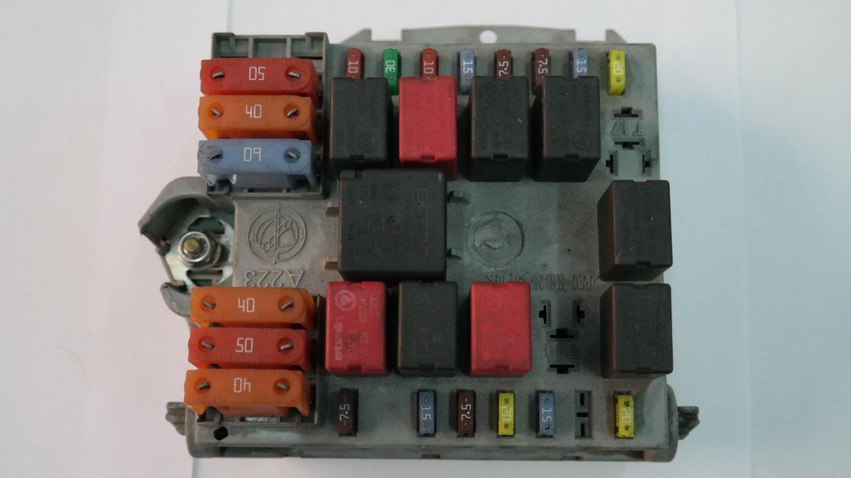 Alfa romeo 147 1900 jtd cod. 51742420 body computer