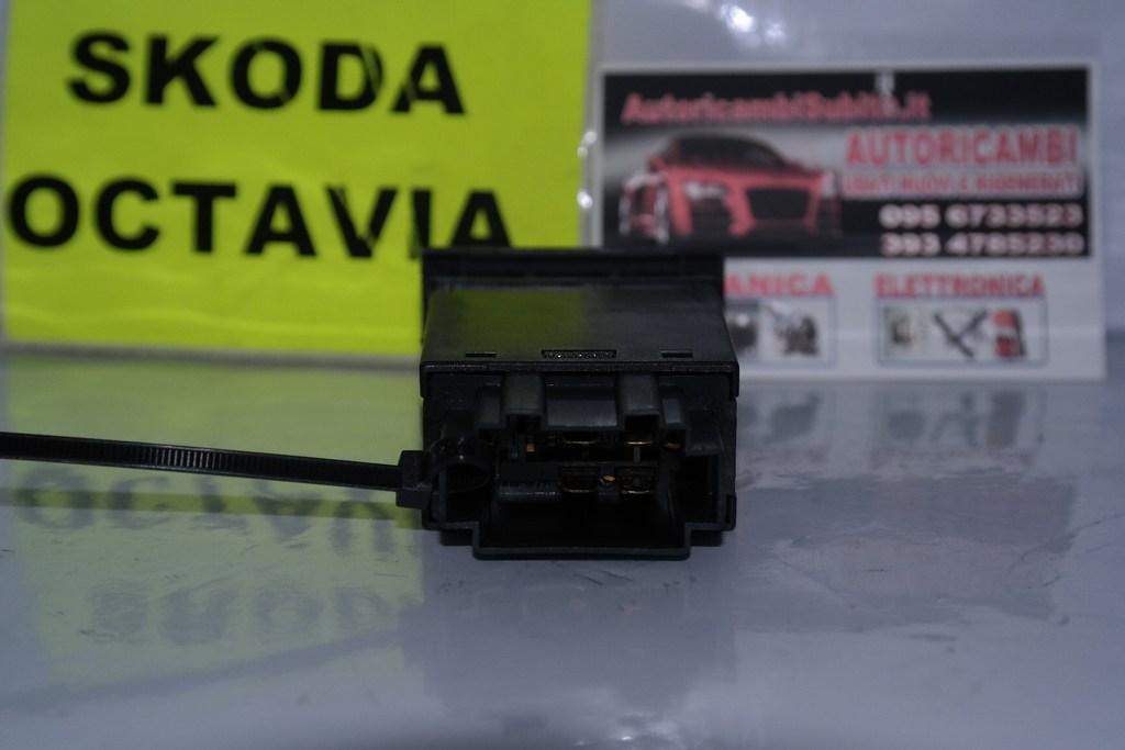 Skoda octavia pulsante interno