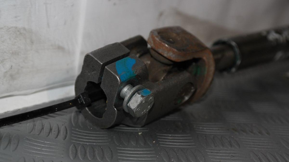 FIAT PANDA 1300 MTJET CANNA STERZO CODICE: 12439a095