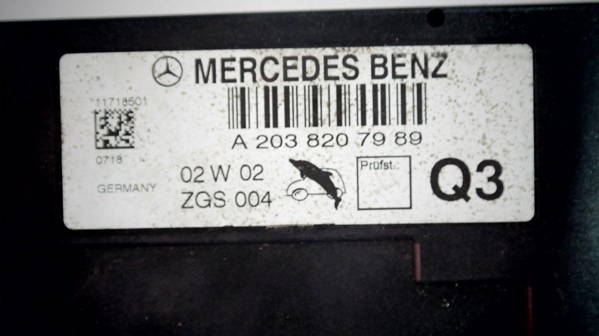 Mercedes classe a a2038207989 antenna amplificata
