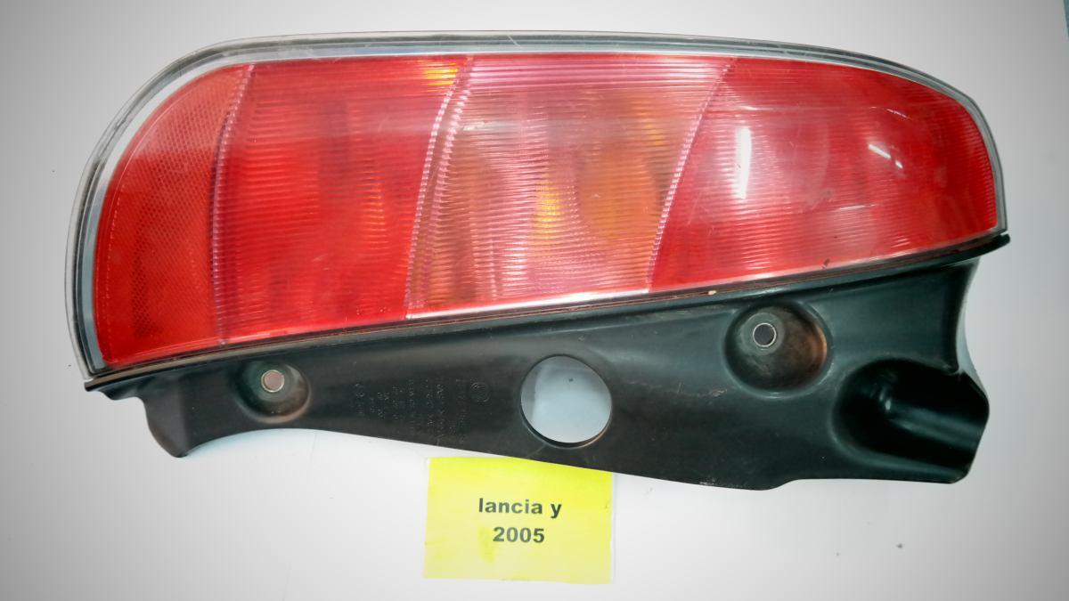 Lancia y fanale posteriore sx