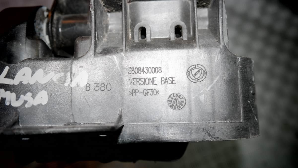 Lancia musa dal 2004 al 2007 pedaliera