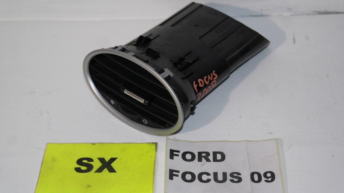 Ford focus dal 2008 al 2010 bocchettone aria centrale sx
