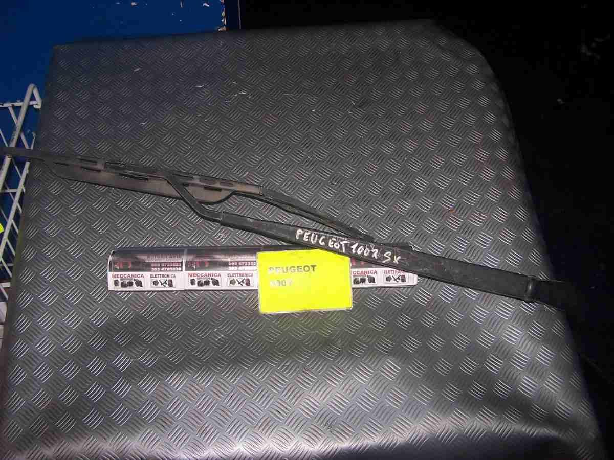 Peugeot 1007 dal 2004 al 2012 braccio tergicristallo anteriore