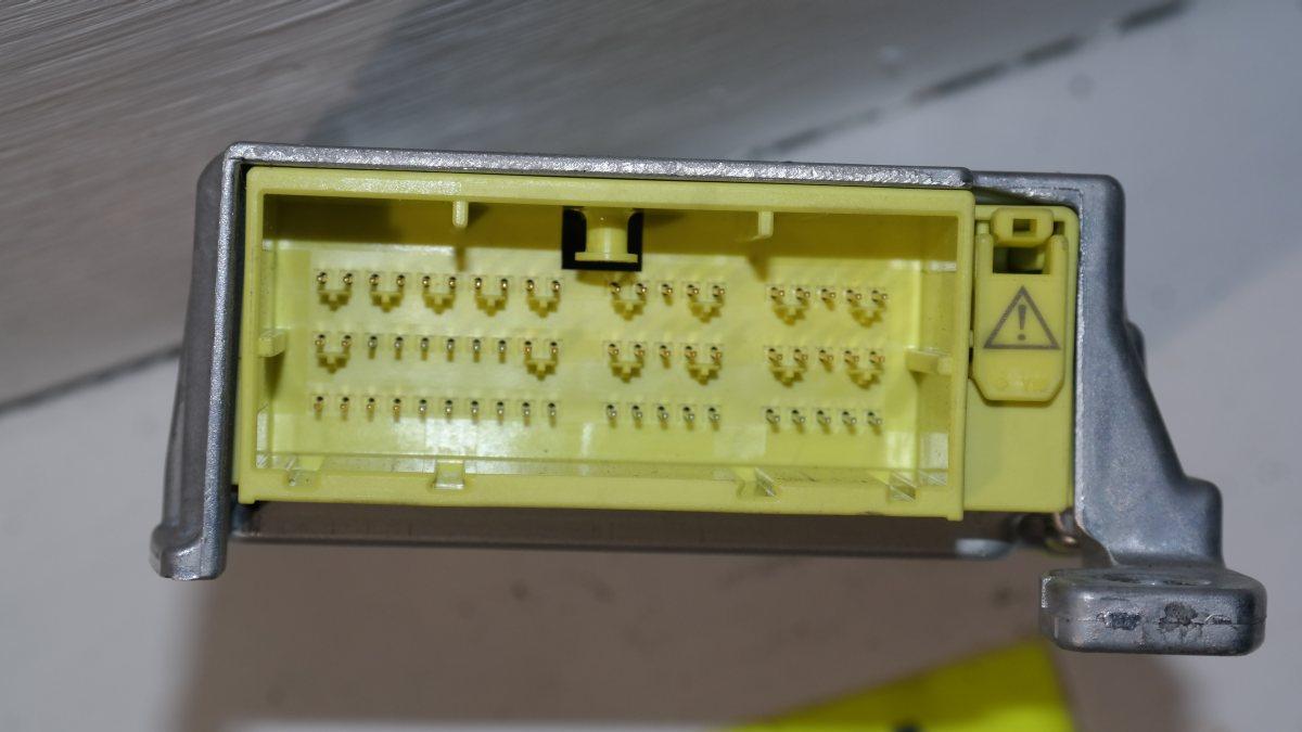 Toyota auris 89170-12740 centralina airbag denso