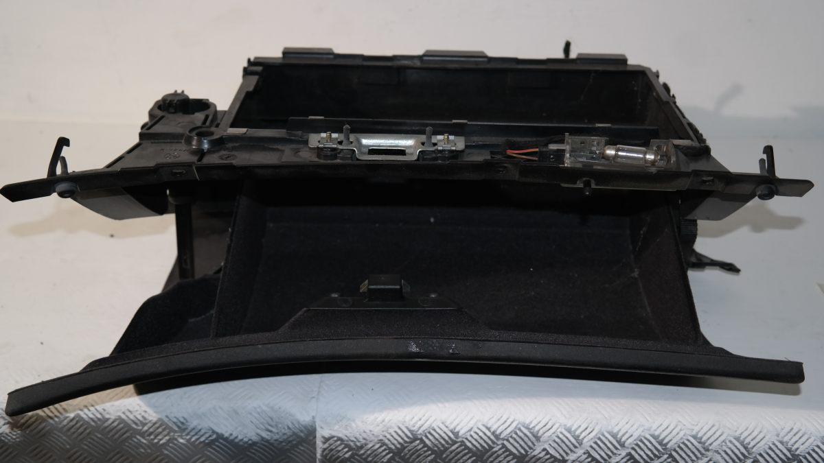 Bmw 320 dal 1998 al 2003 cassetto portaoggetti