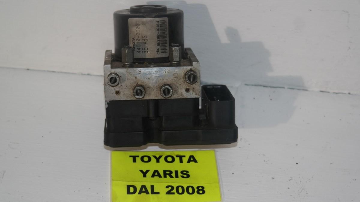 Toyota yaris 1400 d 44510-0do31be / 062102-07464 centralina abs