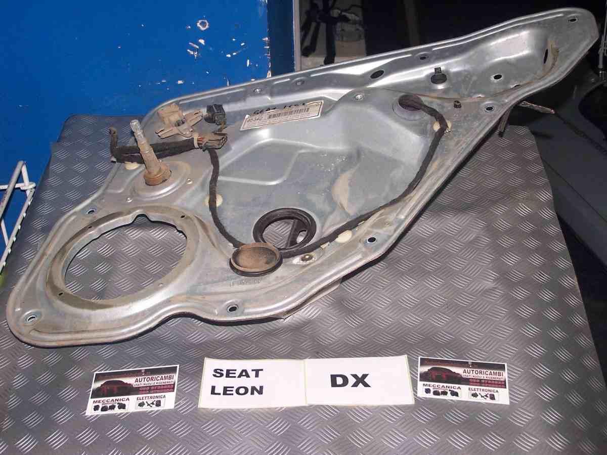 Seat leon dal 1999 al 2005 pannello alzavetro posteriore dx