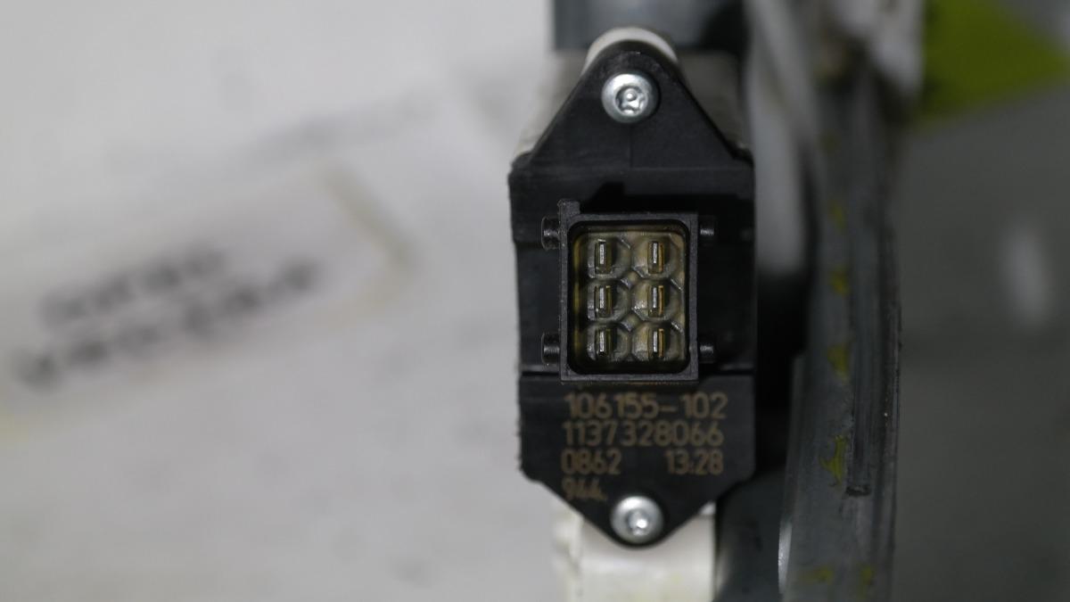 Opel vectra 106155102 alzavetro elettrico posteriore dx