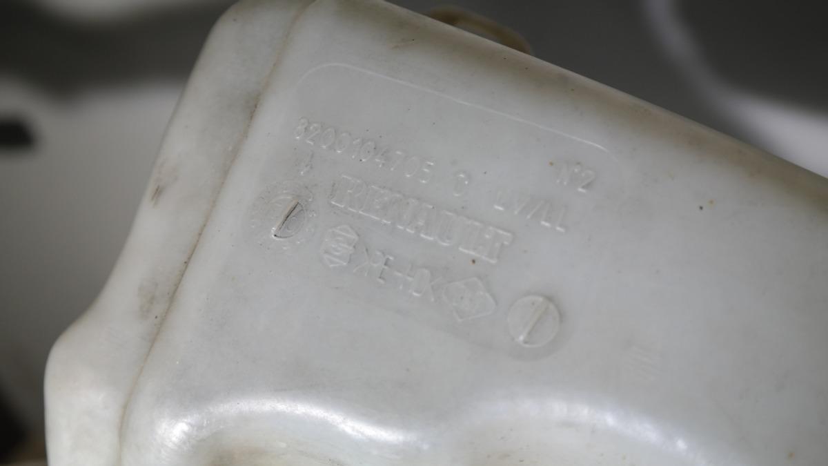 Renault megane 8200104705 vaschetta acqua vetri