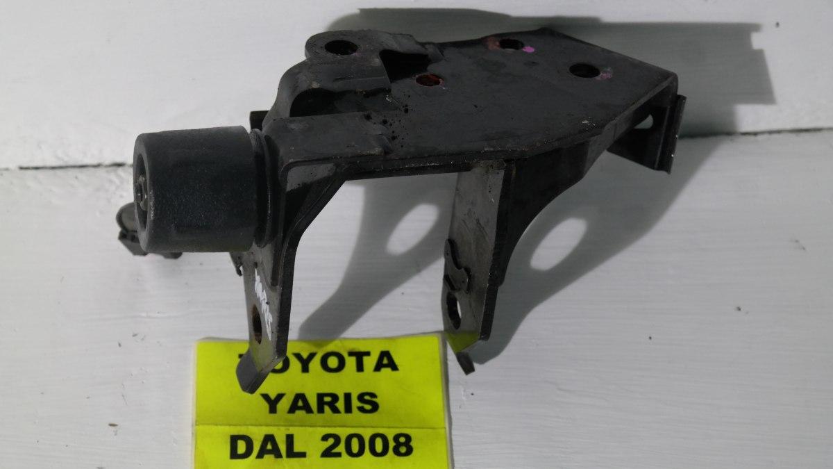 Toyota yaris dal 2006 al 2011 supporto motore