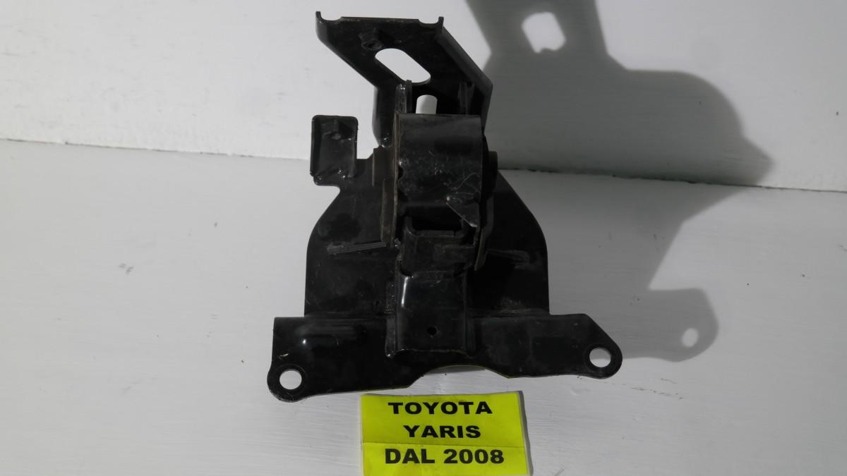 Toyota yaris dal 2006 al 2011 supporto motore
