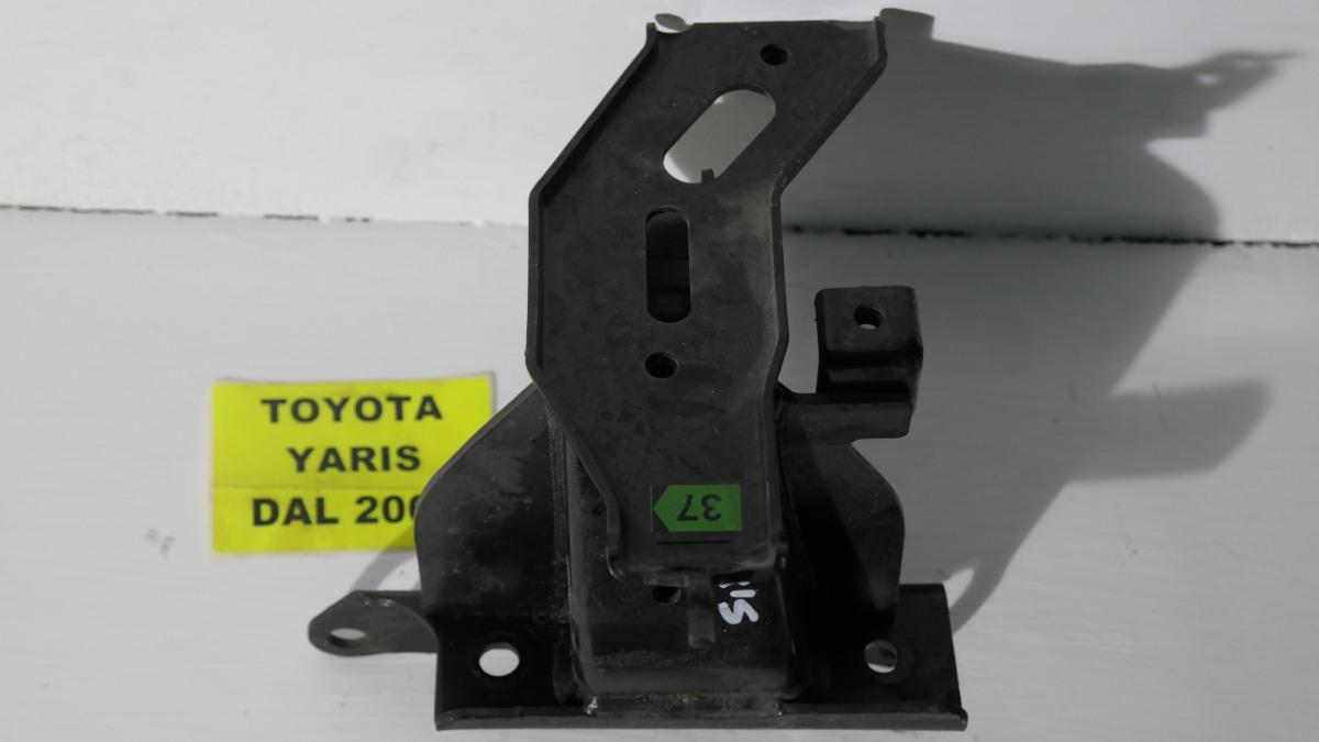 Toyota yaris dal 2006 al 2011 supporto motore