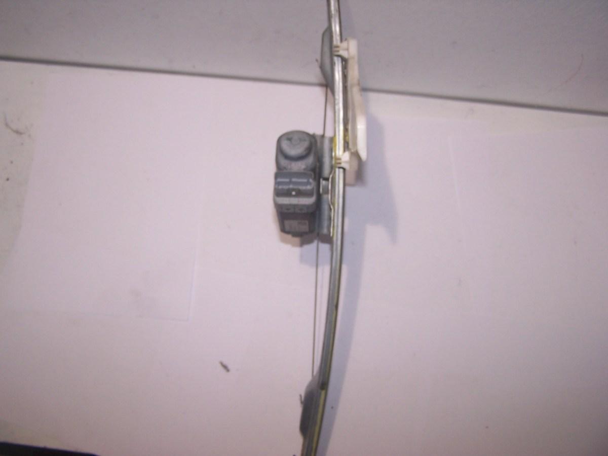 401786A8 ALZAVETRO POSTERIORE SX CITROEN C4 PICASSO <br /><br />