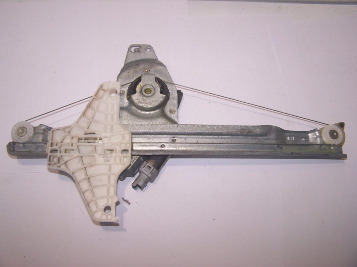 401786A8 ALZAVETRO POSTERIORE SX CITROEN C4 PICASSO <br /><br />