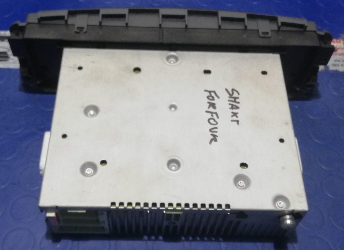 AUTORADIO DA SCODIFICARE SMART FORFOUR 1.1 W454 A4548200379<br /><br /><br />